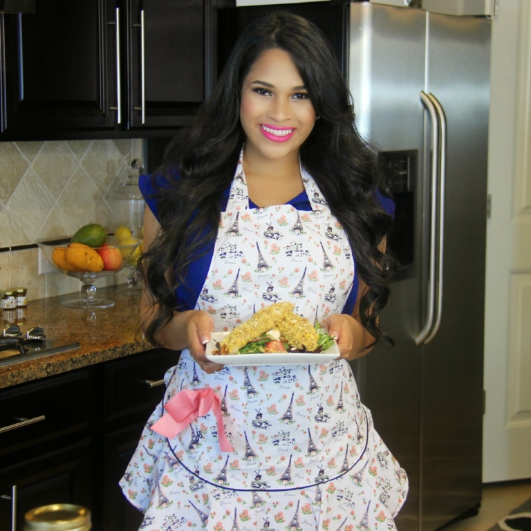 Crispy Honey Oat Chicken & Strawberry Salad + Special Jessie Steele Apron Giveaway!