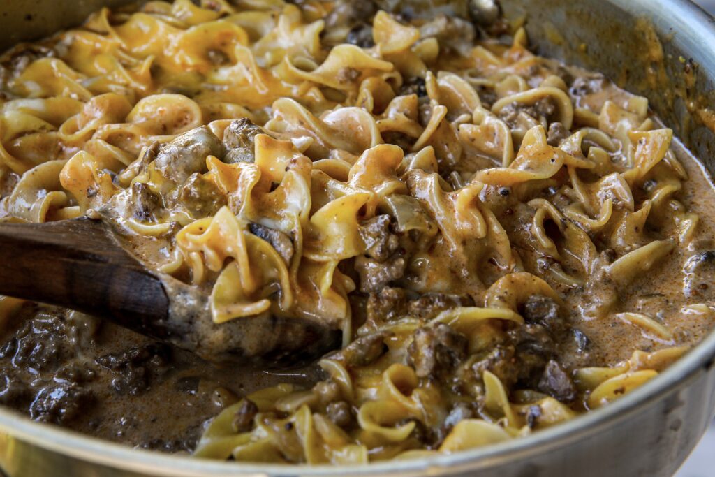 one pot ground beef stroganoff